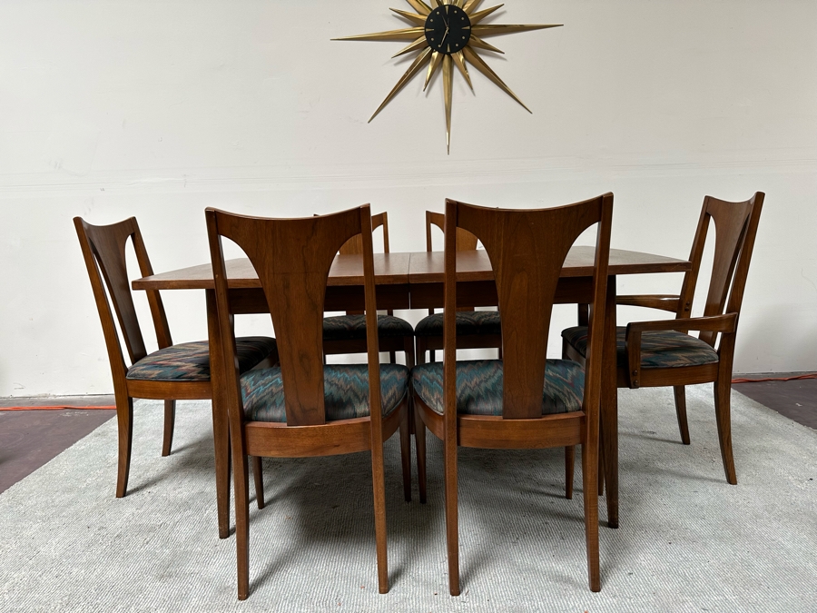 Mid-Century Modern Broyhill Dining Table 40W X 50D X 30H With Three 12' Leaves And Six Chairs - See Photos For Extra Leaves [Photo 8]