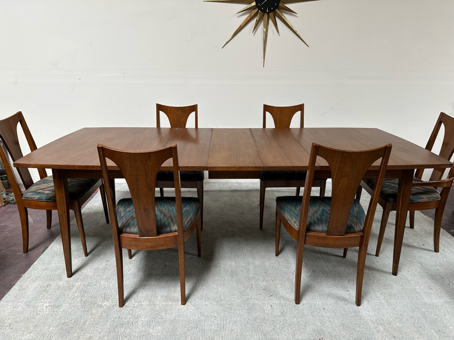 Mid-Century Modern Broyhill Dining Table 40W X 50D X 30H With Three 12' Leaves And Six Chairs - See Photos For Extra Leaves [Photo 18]