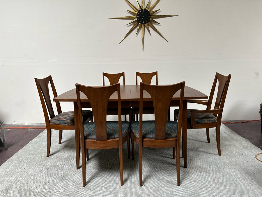 Mid-Century Modern Broyhill Dining Table 40W X 50D X 30H With Three 12' Leaves And Six Chairs - See Photos For Extra Leaves [Photo 3]