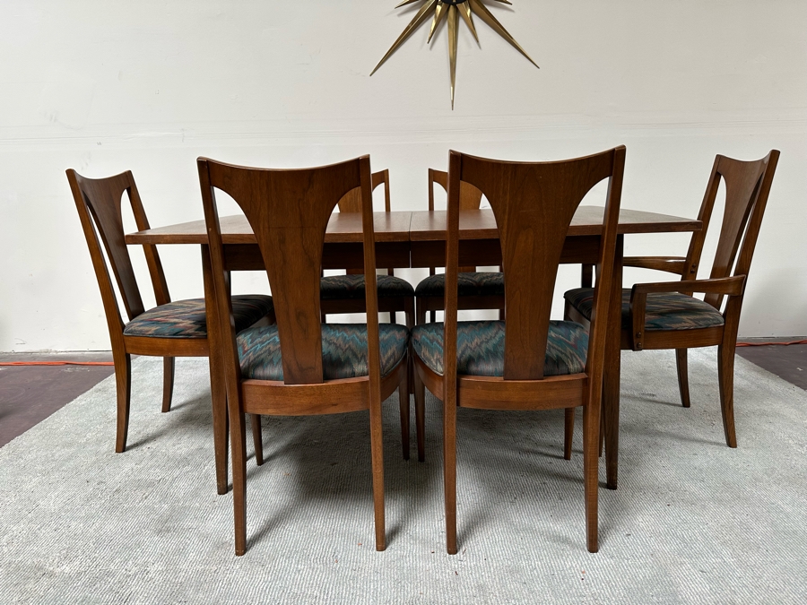 Mid-Century Modern Broyhill Dining Table 40W X 50D X 30H With Three 12' Leaves And Six Chairs - See Photos For Extra Leaves [Photo 9]