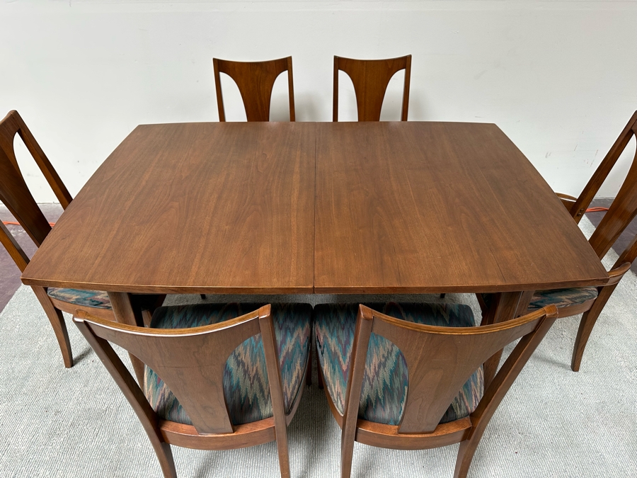 Mid-Century Modern Broyhill Dining Table 40W X 50D X 30H With Three 12' Leaves And Six Chairs - See Photos For Extra Leaves [Photo 11]