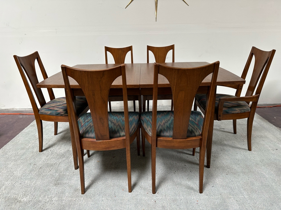 Mid-Century Modern Broyhill Dining Table 40W X 50D X 30H With Three 12' Leaves And Six Chairs - See Photos For Extra Leaves [Photo 7]