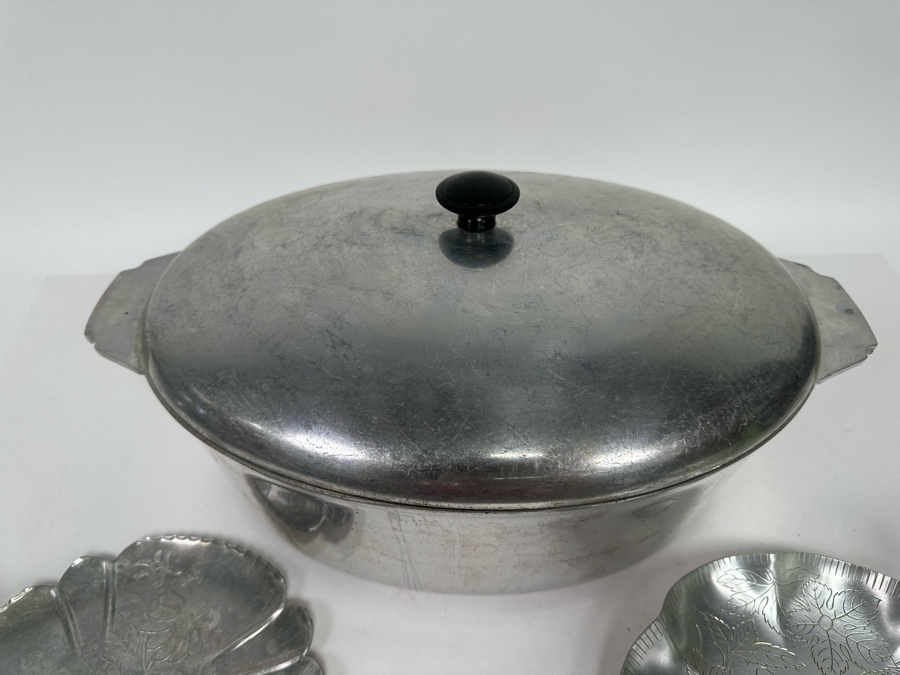 Pair Of Farber & Shlevin Hand Wrought Aluminum Trays Dishes 9.5W And American Healthcraft Large Aluminum Dutch Oven 16W [Photo 7]