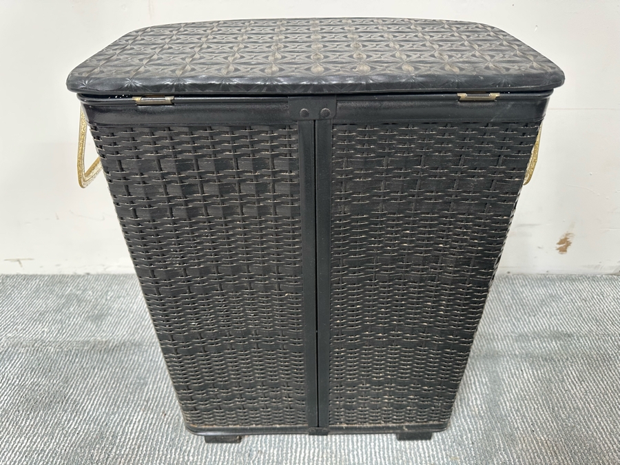 Vintage Mid-Century Pearl-Wick Hamper 19W X 11D X 25H [Photo 12]