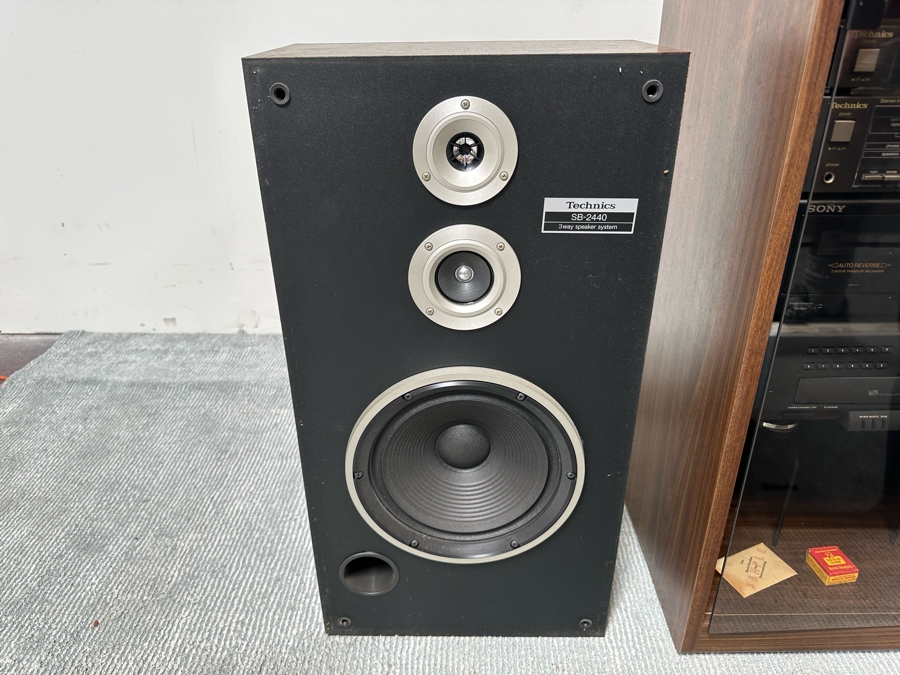 Technics Stereo Console With Technics SB-2440 Speakers Plus Sony Cassette Player And CD Player - Turntable Needs New Belt [Photo 11]