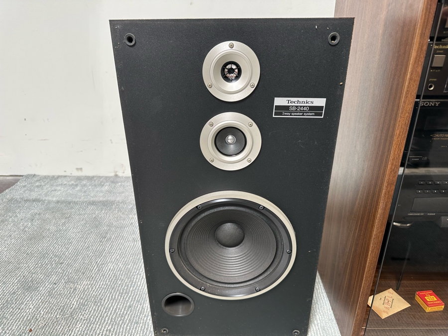 Technics Stereo Console With Technics SB-2440 Speakers Plus Sony Cassette Player And CD Player - Turntable Needs New Belt [Photo 12]