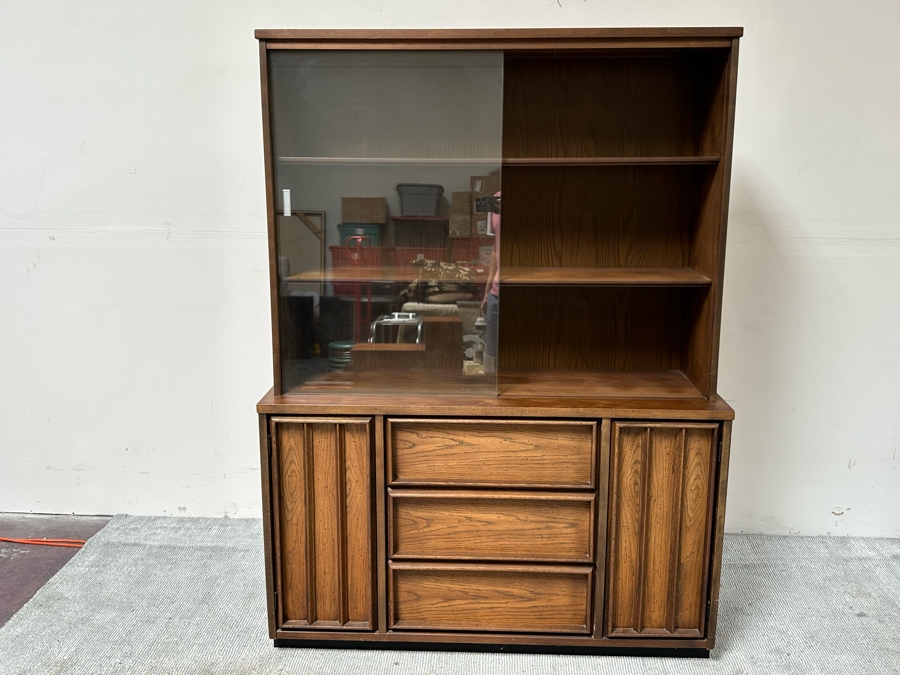 Mid-Century Modern Bassett Furniture China Display Cabinet From The Third Dimension Series 50W X 16D X 68H [Photo 4]