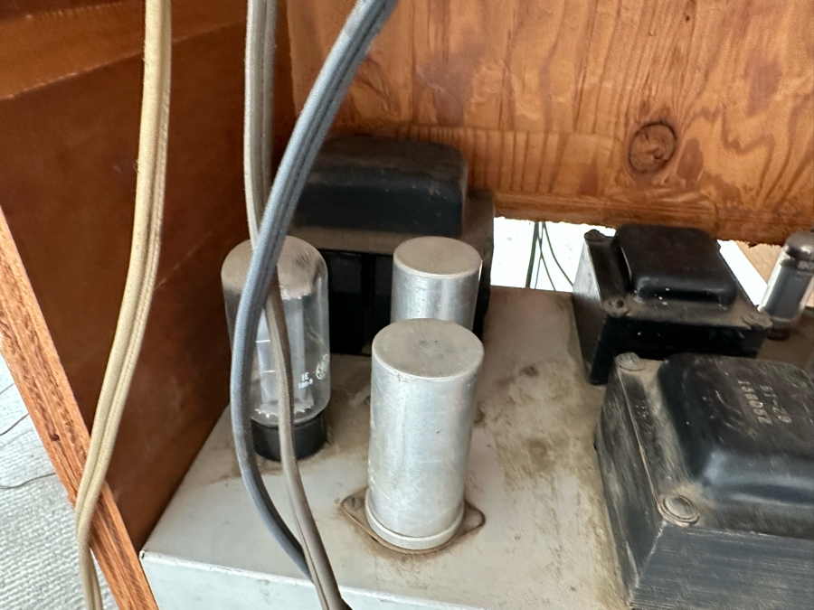 Rare Custom Mid-Century Hi-Fi Equipment John Karlson Style Speakers - Custom Mid-Century Enclosure With A Hinged Top Exposing A Thorens TD 124 Turntable Plus A DYNAKIT Model PAS Stereophonic Preamplifier Plus Tube Amplifier - Untested Equipment [Photo 13]