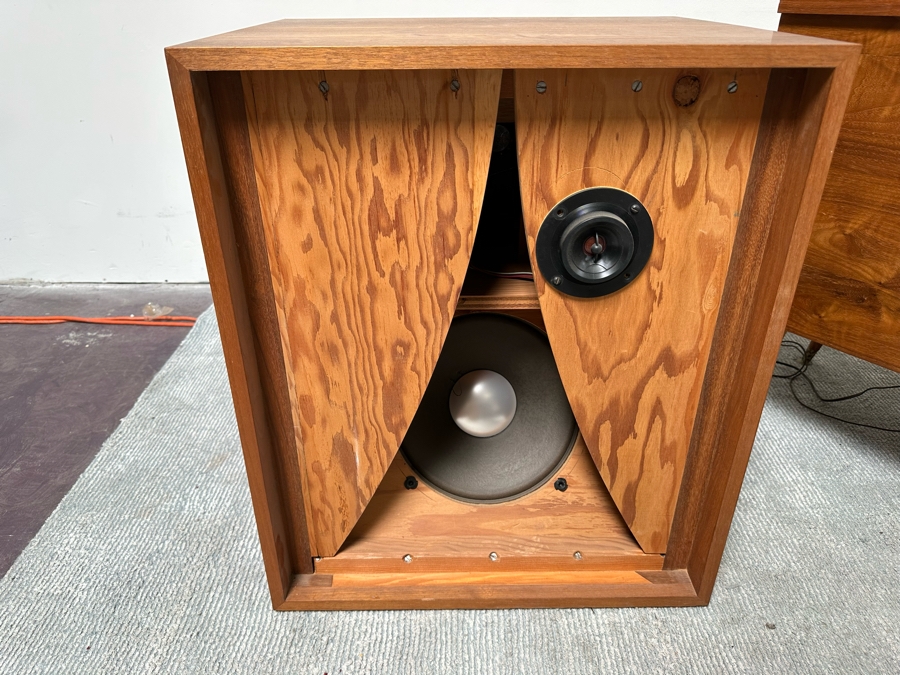 Rare Custom Mid-Century Hi-Fi Equipment John Karlson Style Speakers - Custom Mid-Century Enclosure With A Hinged Top Exposing A Thorens TD 124 Turntable Plus A DYNAKIT Model PAS Stereophonic Preamplifier Plus Tube Amplifier - Untested Equipment [Photo 22]