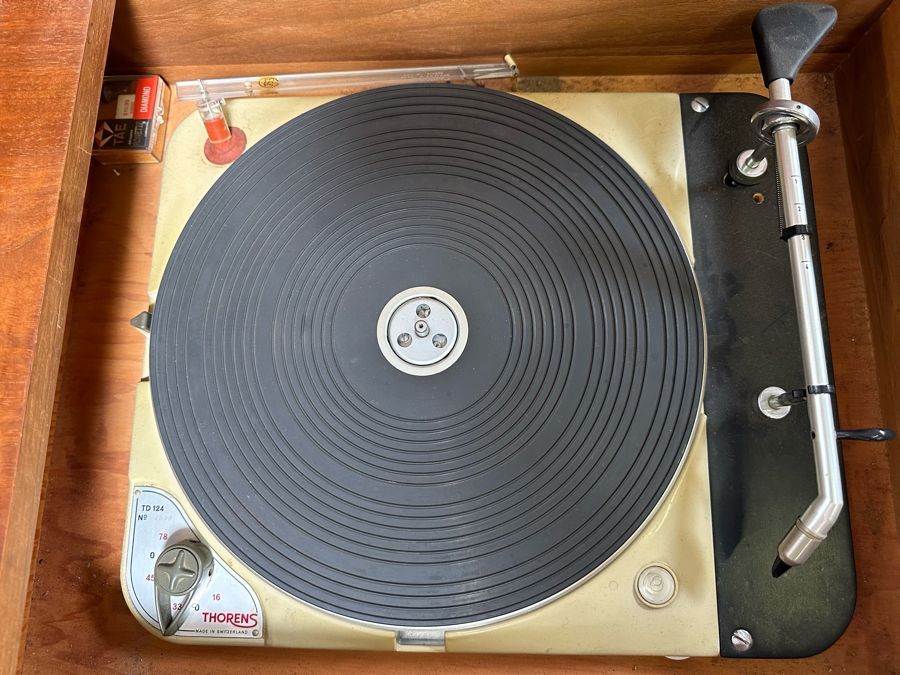 Rare Custom Mid-Century Hi-Fi Equipment John Karlson Style Speakers - Custom Mid-Century Enclosure With A Hinged Top Exposing A Thorens TD 124 Turntable Plus A DYNAKIT Model PAS Stereophonic Preamplifier Plus Tube Amplifier - Untested Equipment [Photo 36]