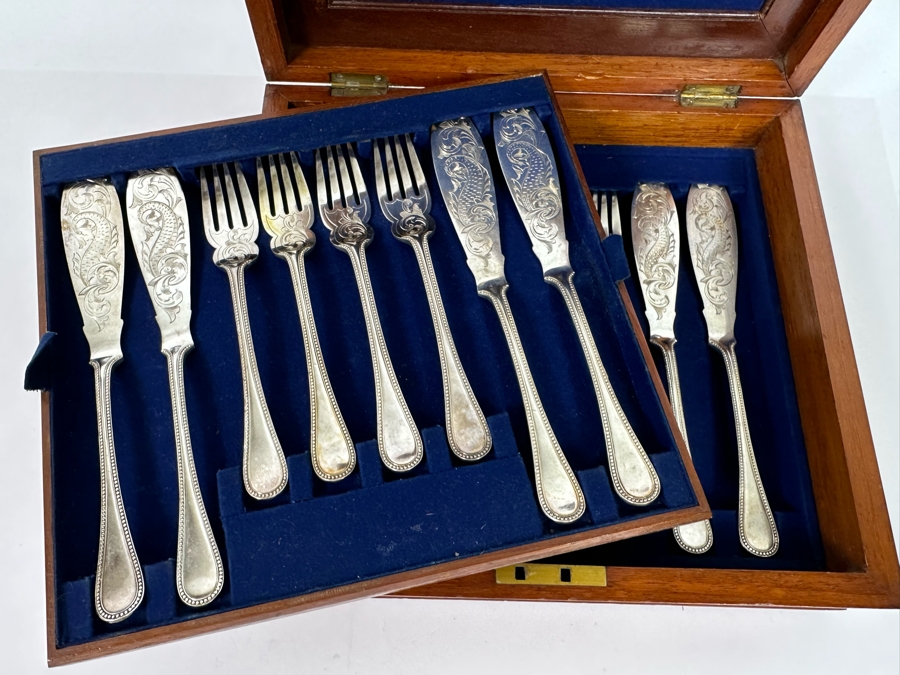 Antique Silverplate Fork And Knives Set 16 Pieces With Wooden 2-Tier Presentation Box 12W X 11D X 4H [Photo 10]
