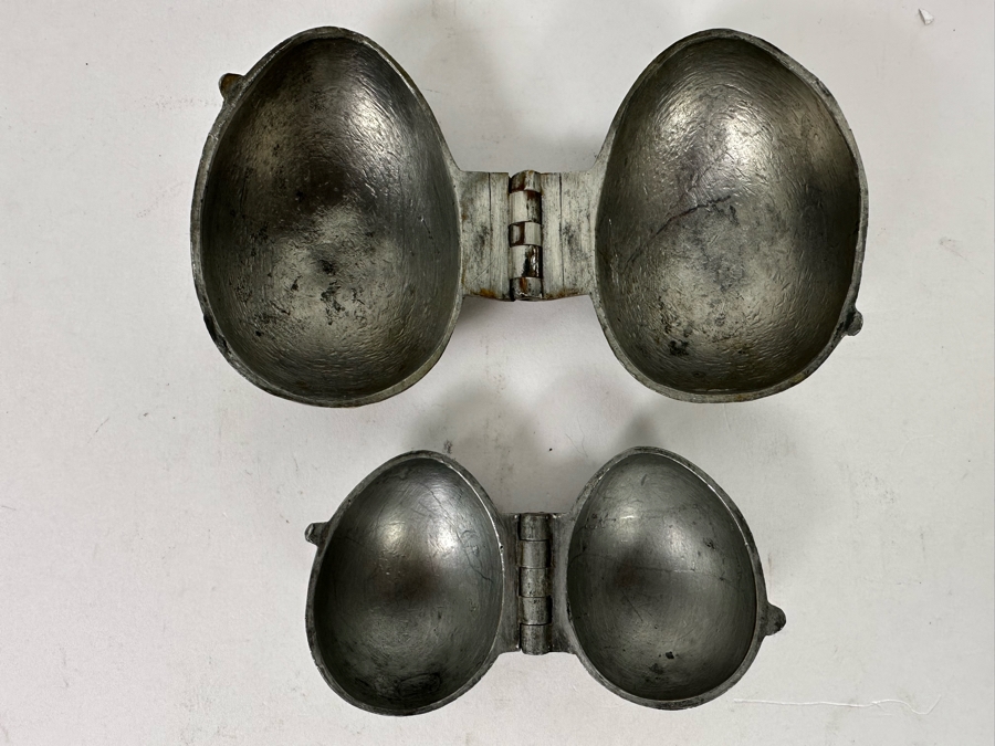 Pair Of Vintage Chocolate Egg Molds 3.5L And 2.5L [Photo 2]
