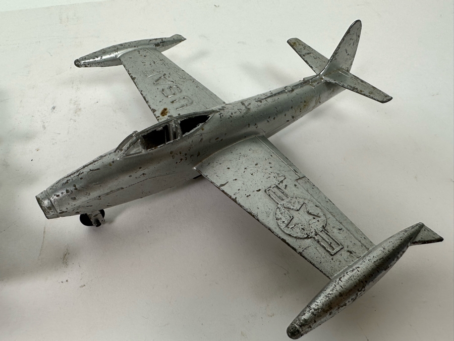 Pair Of Mid-Century Metal Military Aircraft Airplanes Friction Toys: Republic F84 Thunderjet And Boeing B-52 8W X 7L [Photo 6]