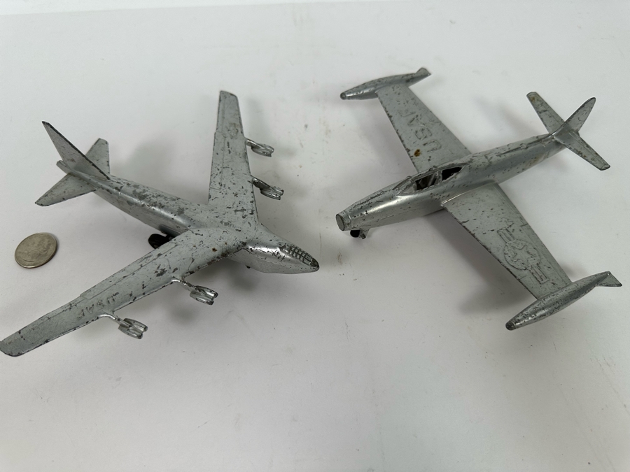 Pair Of Mid-Century Metal Military Aircraft Airplanes Friction Toys: Republic F84 Thunderjet And Boeing B-52 8W X 7L [Photo 3]