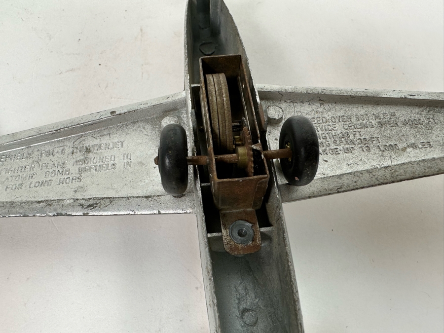 Pair Of Mid-Century Metal Military Aircraft Airplanes Friction Toys: Republic F84 Thunderjet And Boeing B-52 8W X 7L [Photo 8]