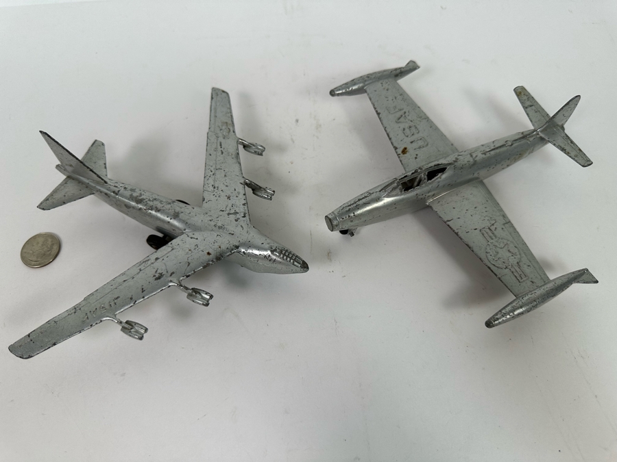 Pair Of Mid-Century Metal Military Aircraft Airplanes Friction Toys: Republic F84 Thunderjet And Boeing B-52 8W X 7L [Photo 2]