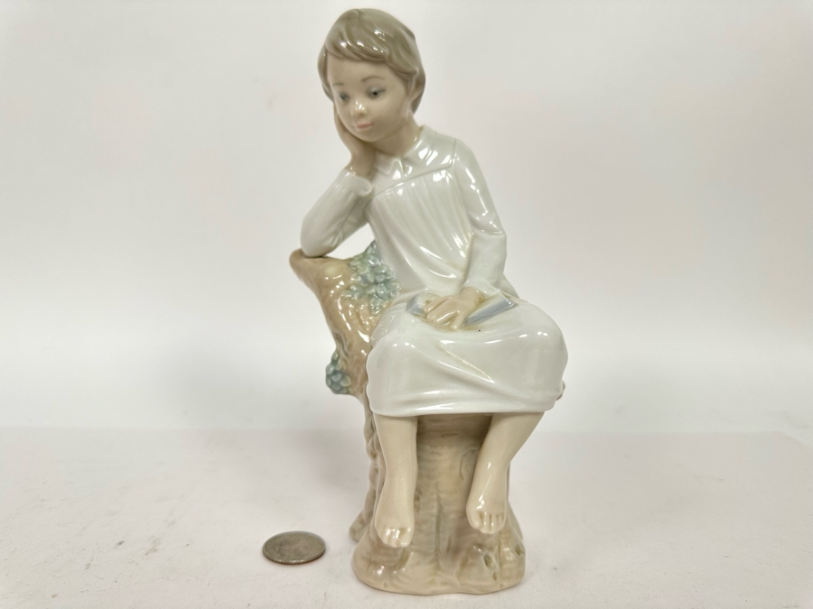 Lladro Figurine Little Boy Thinking 8.25H [Photo 3]