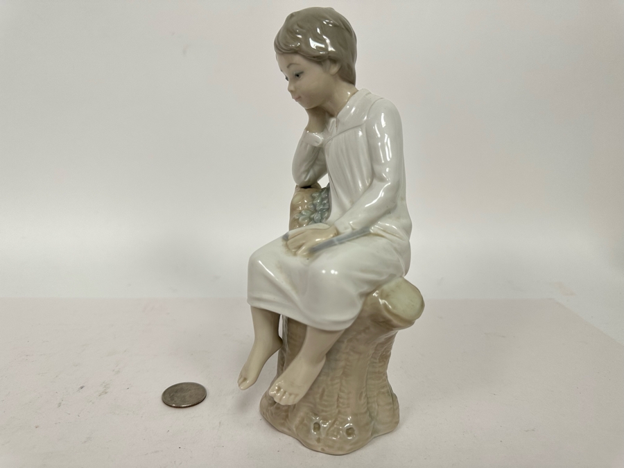 Lladro Figurine Little Boy Thinking 8.25H [Photo 5]