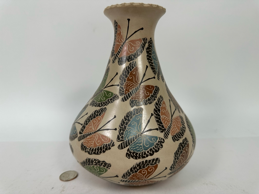 Vintage Buttery Pottery Vase 8.5H [Photo 2]