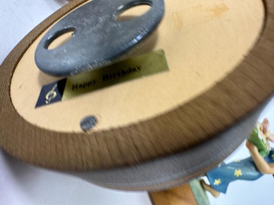 Four Vintage Anri Wooden Music Boxes [Photo 16]
