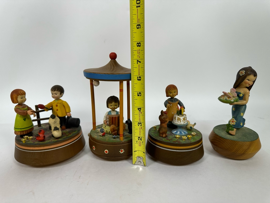 Four Vintage Anri Wooden Music Boxes [Photo 18]