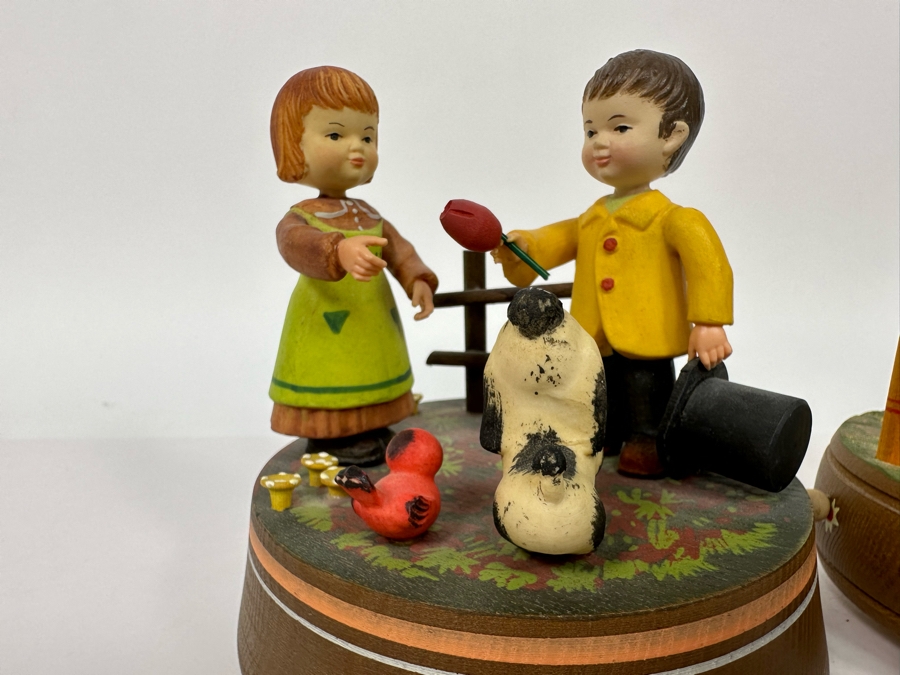 Four Vintage Anri Wooden Music Boxes [Photo 10]