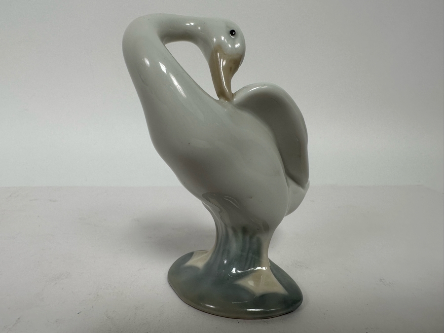 Lladro Preening Goose Figurine 4H [Photo 3]