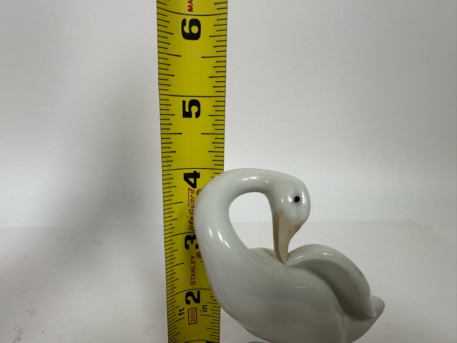 Lladro Preening Goose Figurine 4H [Photo 6]