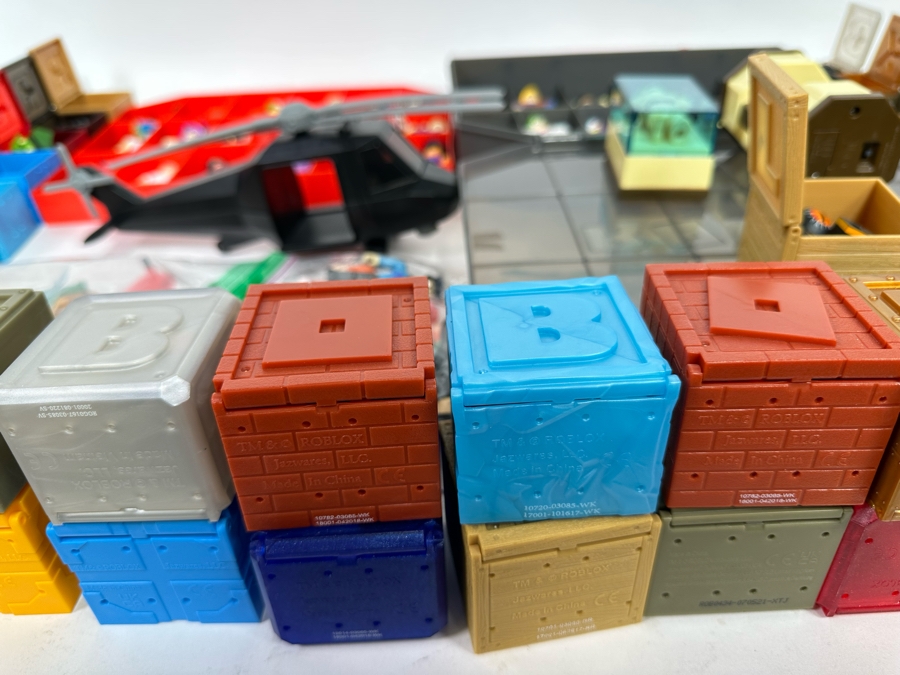 Huge Collection Of Roblox Action Figures And Accessories [Photo 11]