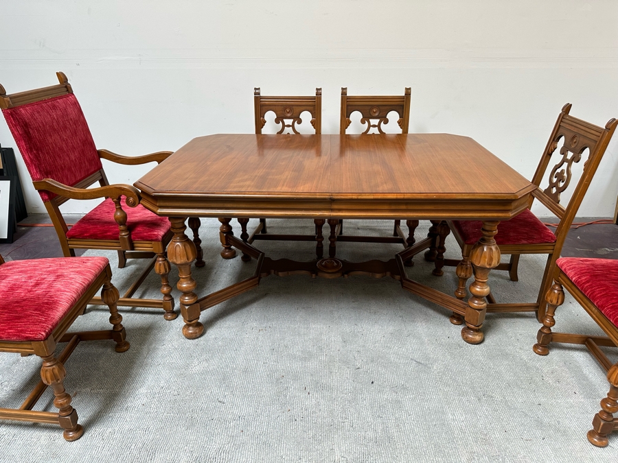 Antique Berkey & Gay Furniture Dining Room Table 62W X 42.5D X 30H With