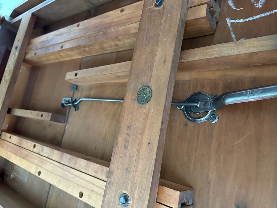 Antique Berkey & Gay Furniture Dining Room Table 62W X 42.5D X 30H With Three 11' Leaves And Six Chairs [Photo 14]