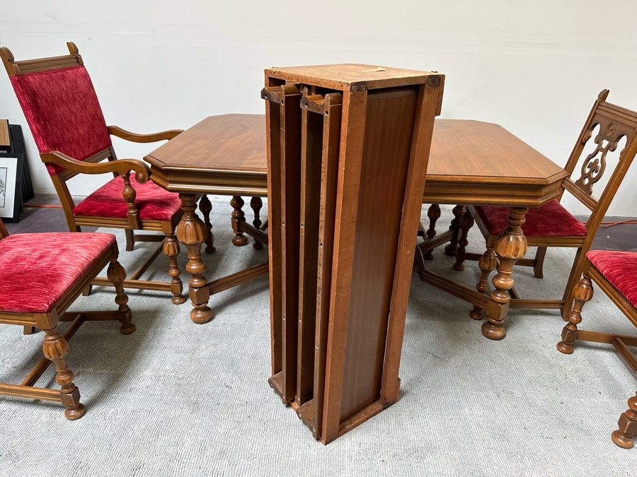 Antique Berkey & Gay Furniture Dining Room Table 62W X 42.5D X 30H With Three 11' Leaves And Six Chairs [Photo 9]