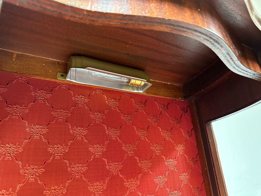 Vintage French Louis XV Style Hand Painted Vitrine Display Cabinet Made In Spain 27W X 12.5D X 59.5H [Photo 15]