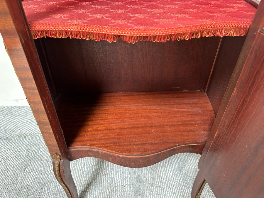 Vintage French Louis XV Style Hand Painted Vitrine Display Cabinet Made In Spain 27W X 12.5D X 59.5H [Photo 14]