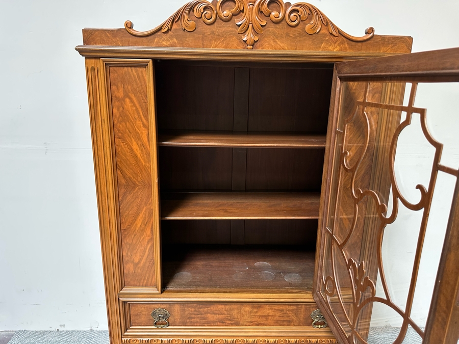 Antique Berkey & Gay China Cabinet 39.5W X 16D X 69H [Photo 12]