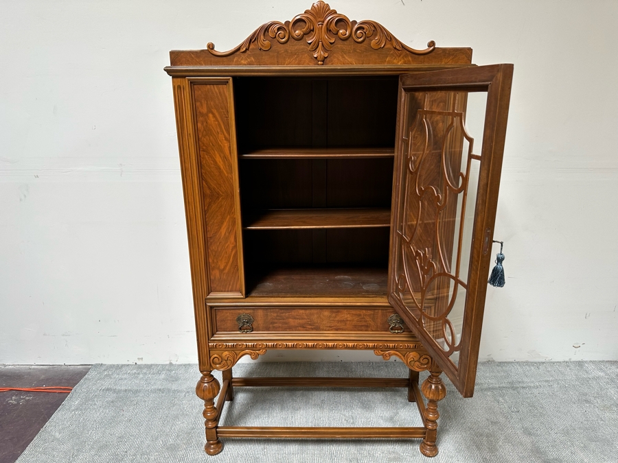 Antique Berkey & Gay China Cabinet 39.5W X 16D X 69H [Photo 11]