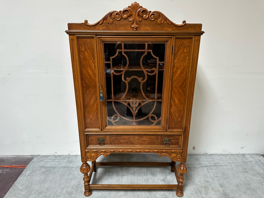 Antique Berkey & Gay China Cabinet 39.5W X 16D X 69H [Photo 4]