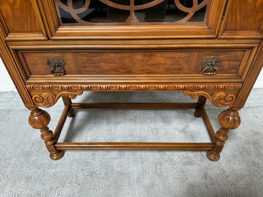 Antique Berkey & Gay China Cabinet 39.5W X 16D X 69H [Photo 6]