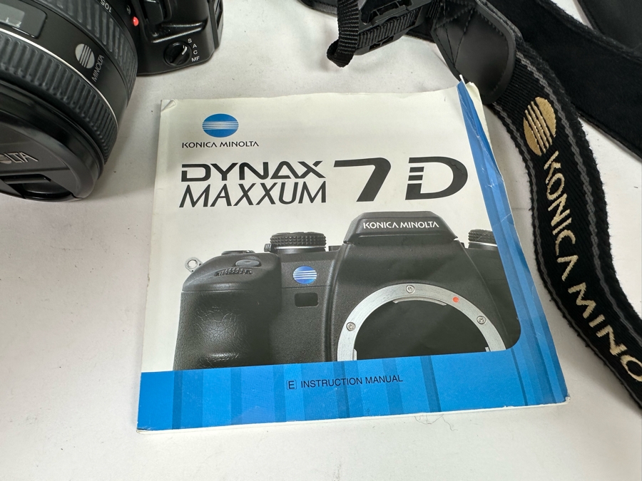 Konica Minolta Dynax Maxxum 7D Digital Camera With Five Lenses, Flashes, Accessories And Camera Bag [Photo 4]