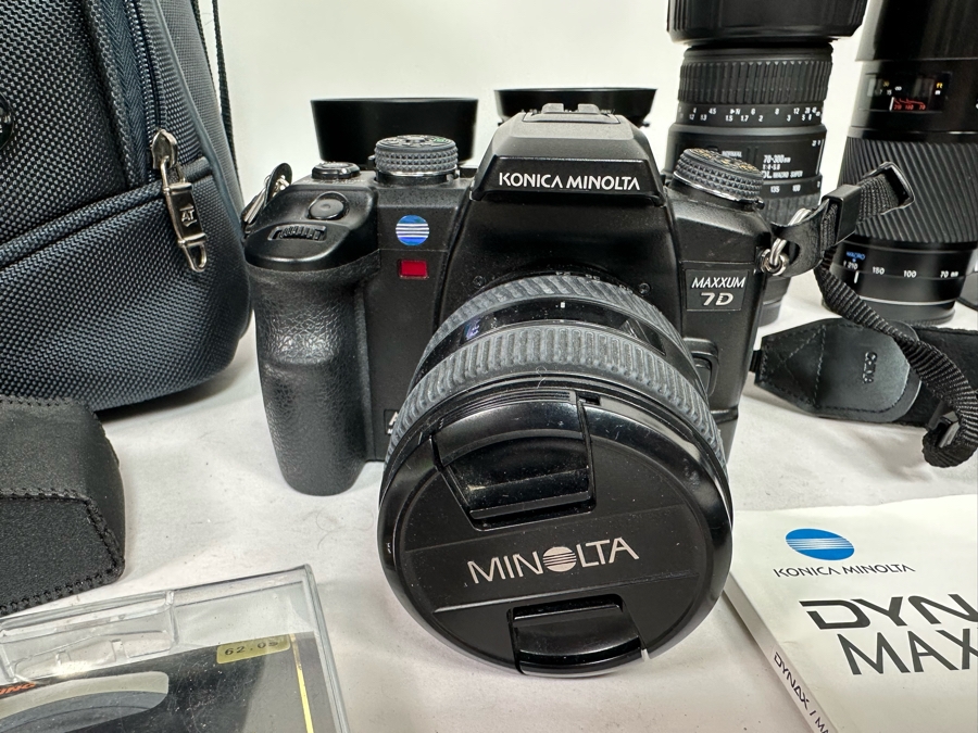 Konica Minolta Dynax Maxxum 7D Digital Camera With Five Lenses, Flashes, Accessories And Camera Bag [Photo 5]