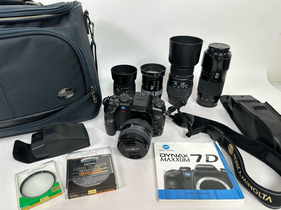 Konica Minolta Dynax Maxxum 7D Digital Camera With Five Lenses, Flashes, Accessories And Camera Bag [Photo 3]