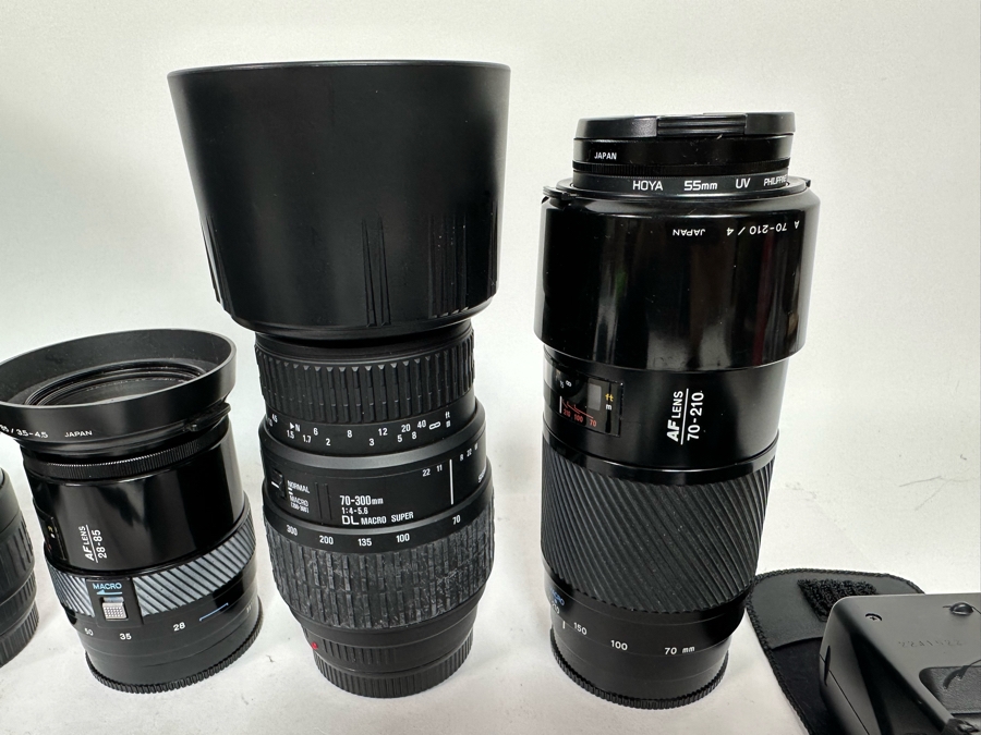 Konica Minolta Dynax Maxxum 7D Digital Camera With Five Lenses, Flashes, Accessories And Camera Bag [Photo 10]