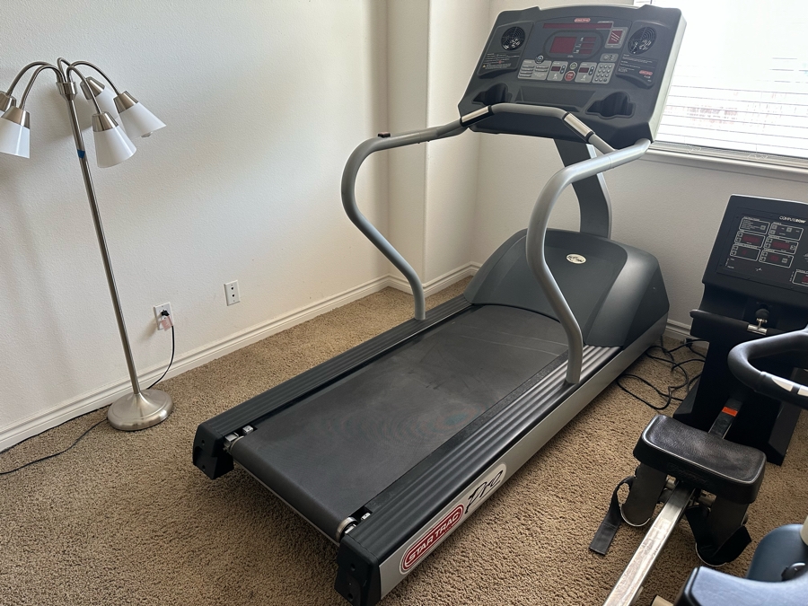 Star Trac Pro Commercial Treadmill 34W X 86D X 61H [Photo 3]