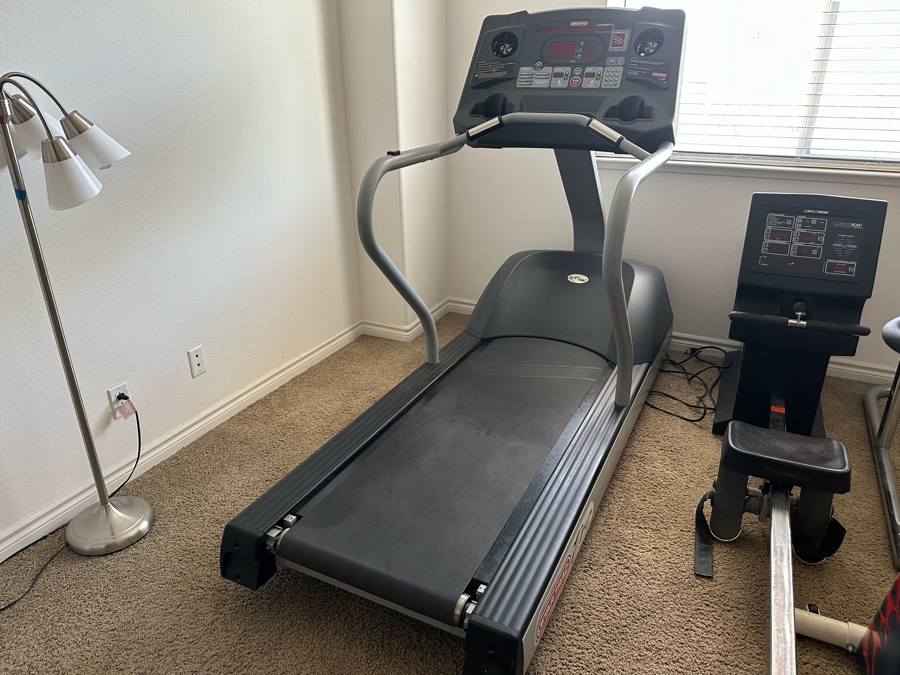 Star Trac Pro Commercial Treadmill 34W X 86D X 61H [Photo 5]