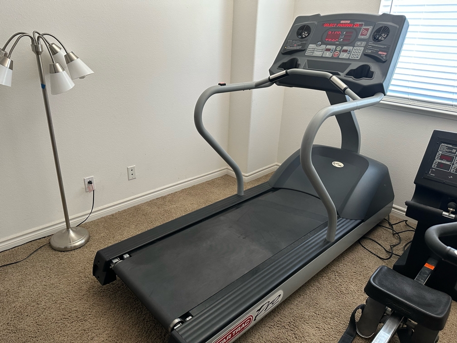 Star Trac Pro Commercial Treadmill 34W X 86D X 61H