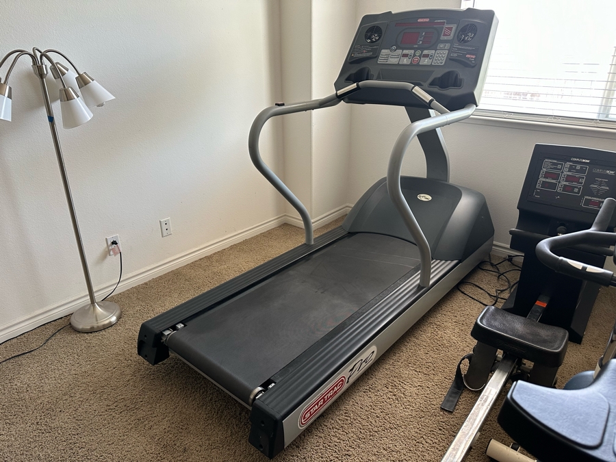 Star Trac Pro Commercial Treadmill 34W X 86D X 61H [Photo 4]