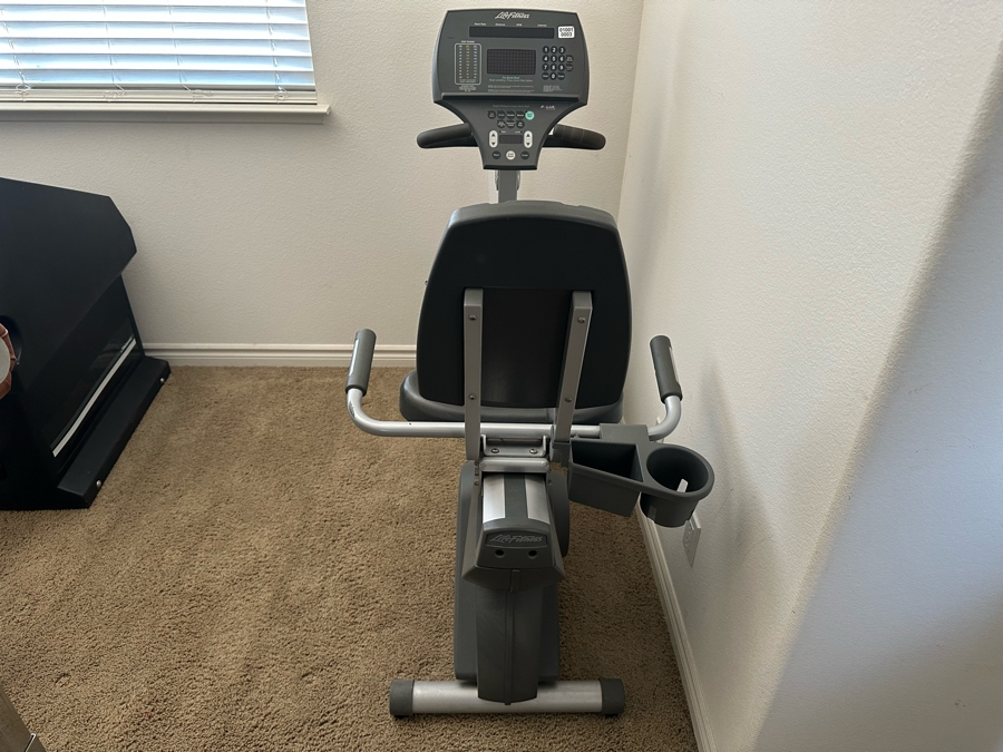 Life Fitness Recumbent Exercise Bike 26W X 51D X 50H [Photo 6]