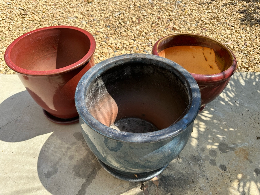 Three Flower Pots [Photo 2]