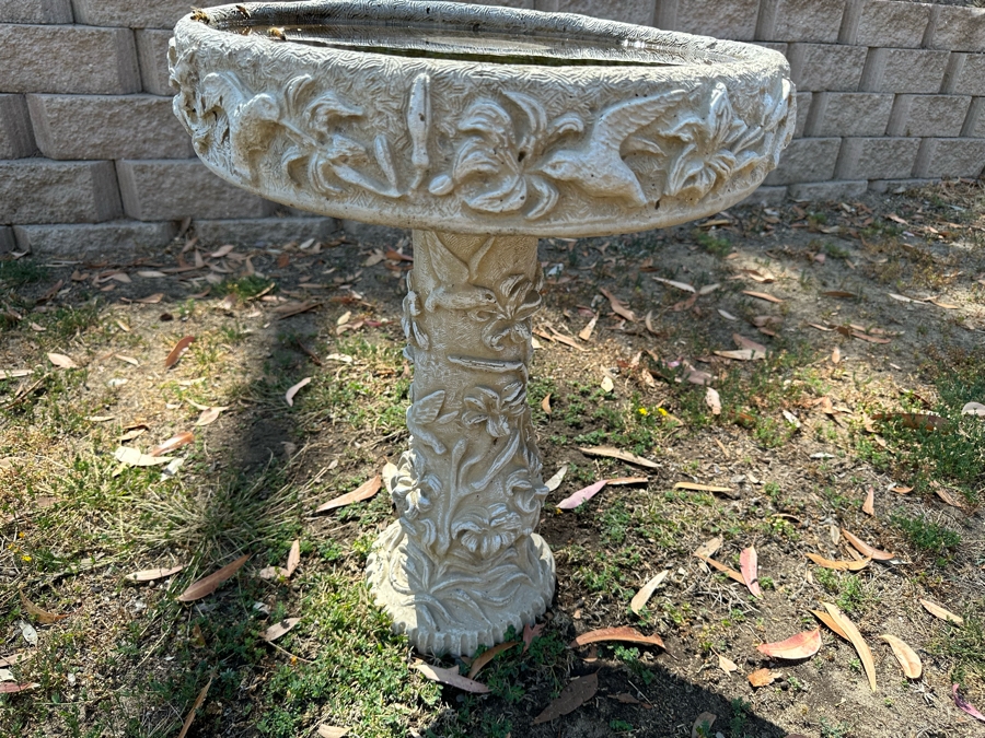 Outdoor Garden Bird Bath 19W X 25H [Photo 3]
