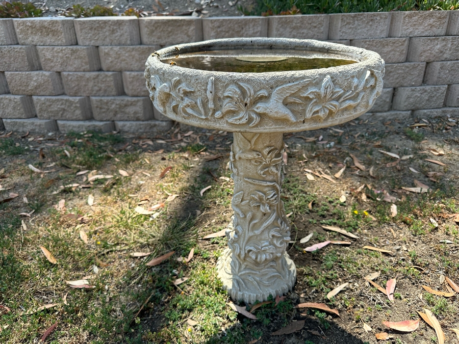 Outdoor Garden Bird Bath 19W X 25H [Photo 2]